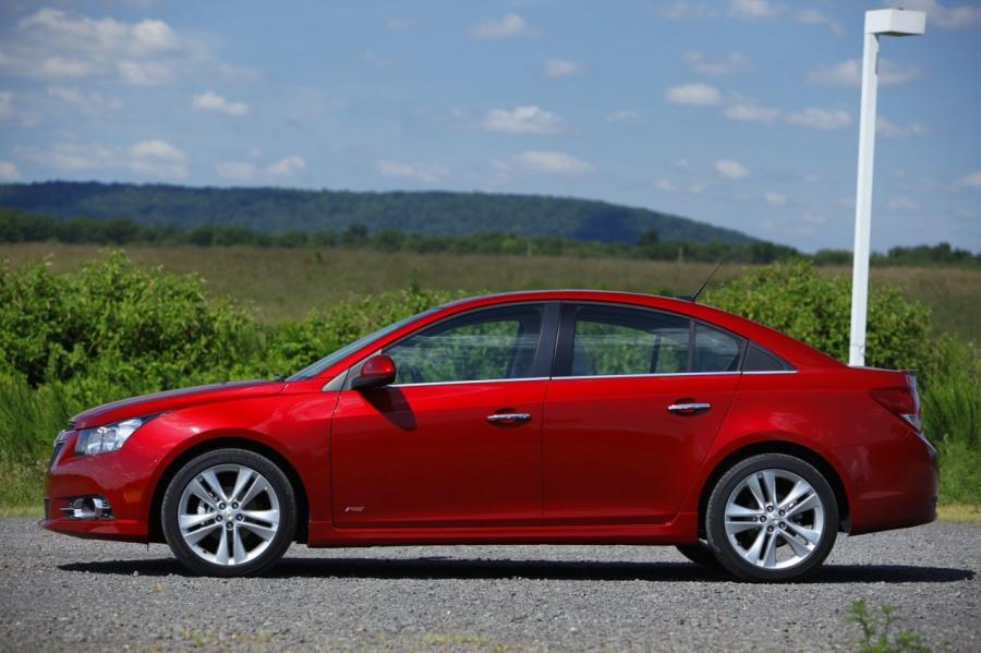  Chevrolet Cruze 2011 года  (фото 8 из 61)